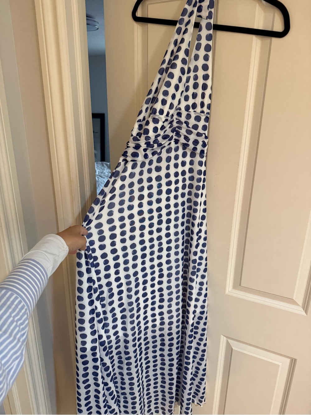 Dress - Picture 2 of 4